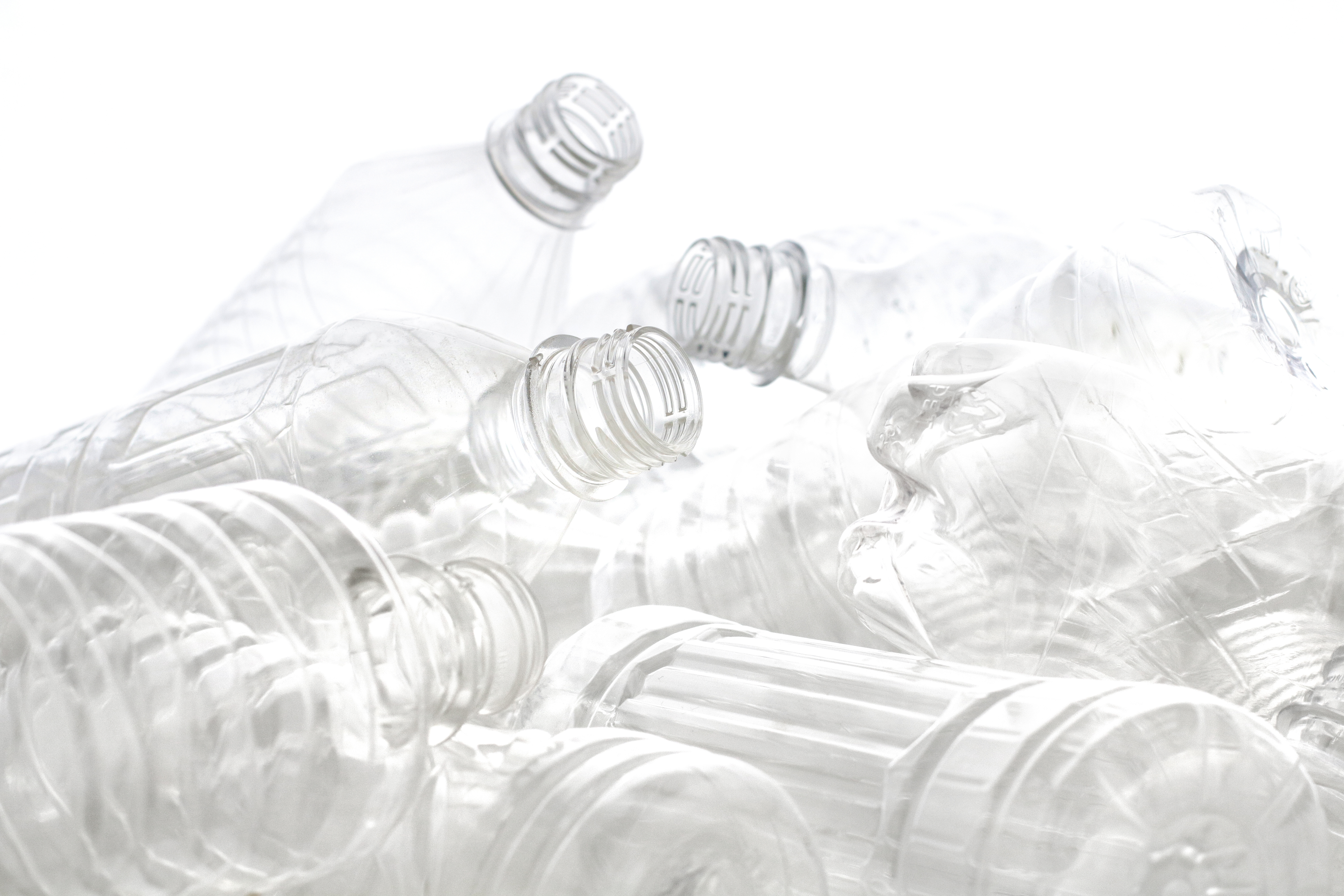 大量のペットボトルゴミ